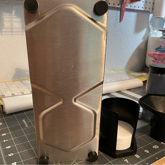 AeroPress Coffee Maker With Stand - Picture 9 of 16